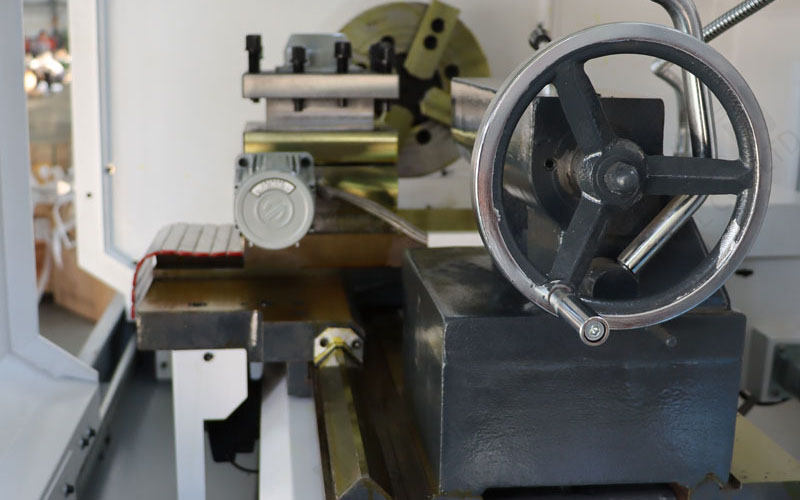 臥式數控車床細節