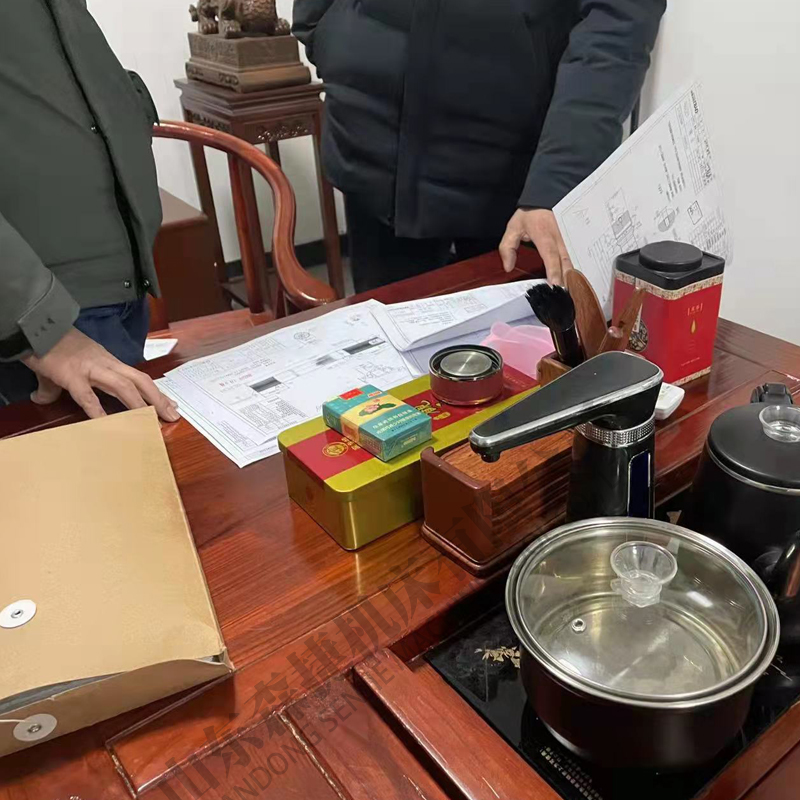 云南客戶來驗收定制的ZXL100-600立式銑打機