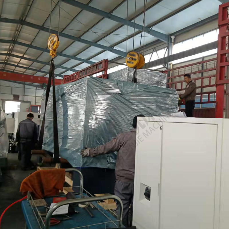 為內蒙客戶王總定制的850數(shù)控立車發(fā)貨