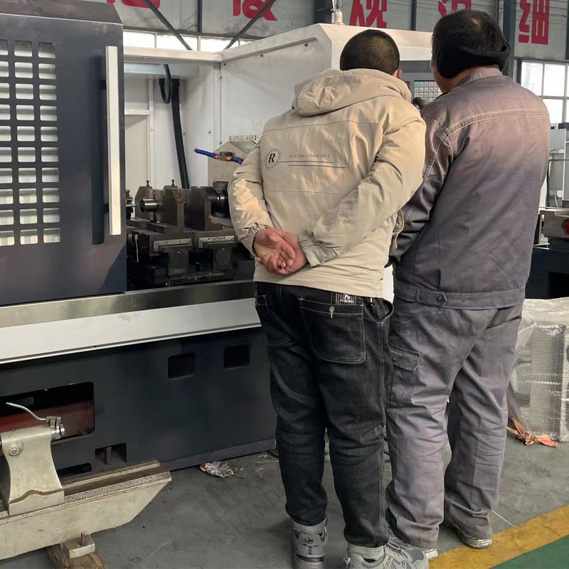 廣西楊總來驗收訂購的銑端面打中心孔機床