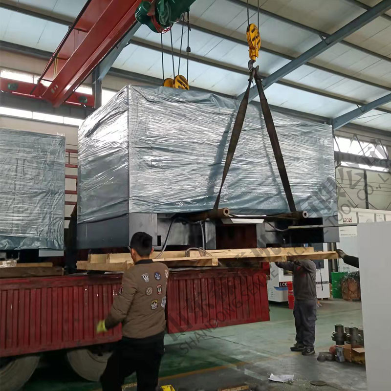 為無錫客戶劉總定制的VMC650加工中心發貨