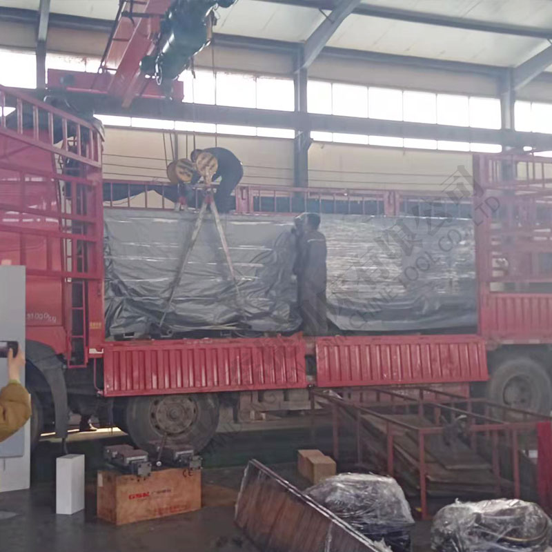 為廣西客戶秦總定制的臥式數(shù)控車床CK6150發(fā)貨