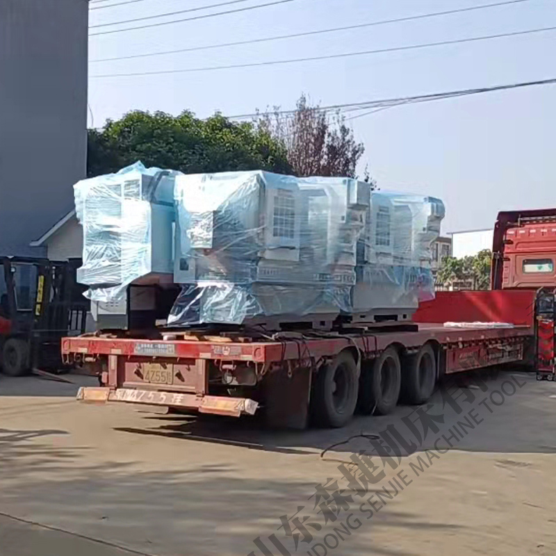云南客戶購買的臥式數控車床CK6150發貨