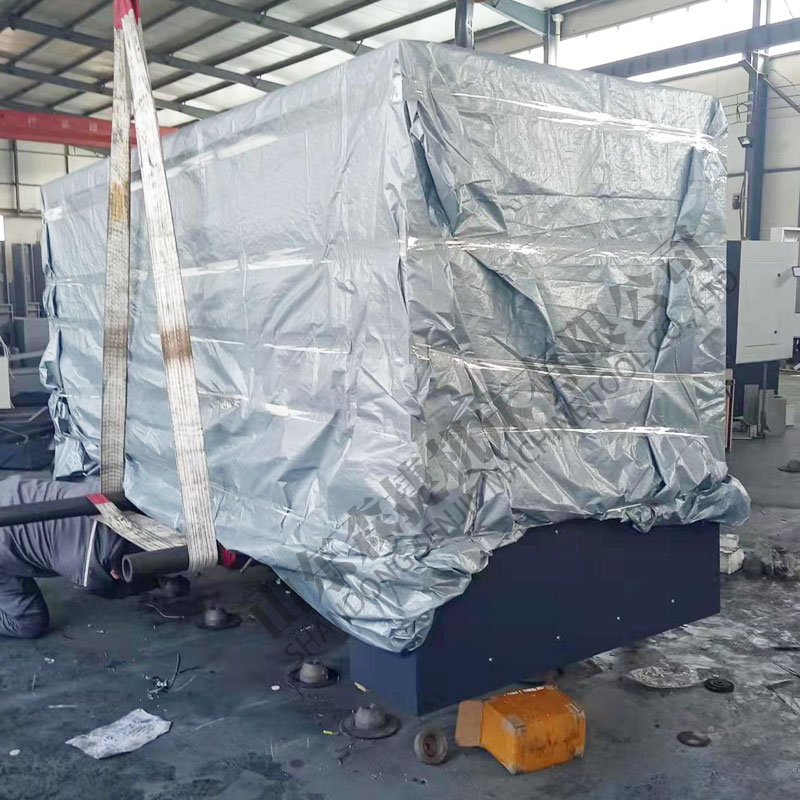 陜西漢中客戶定制的數控深孔鉆床打包發貨