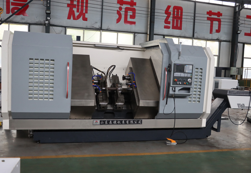 泰安客戶定制立式斜床身數控銑端面打中心孔機床已調整完畢，準備發貨