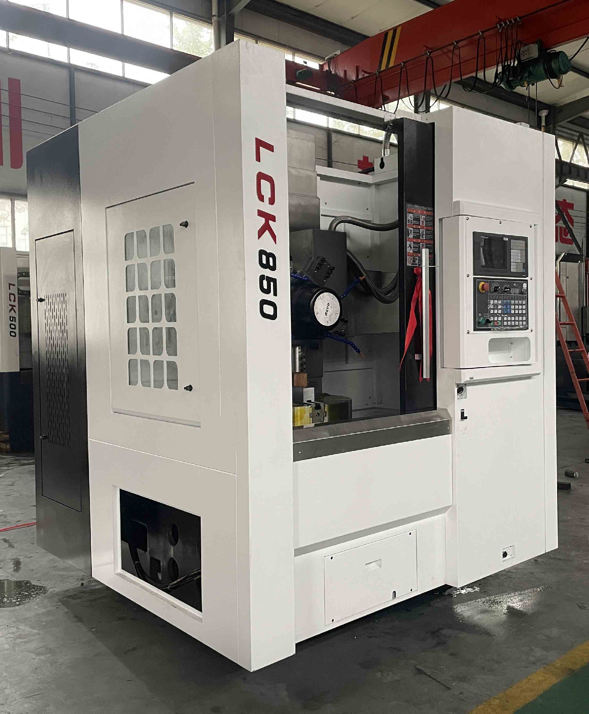 客戶定制的850數控立車已經裝配完成等待發貨