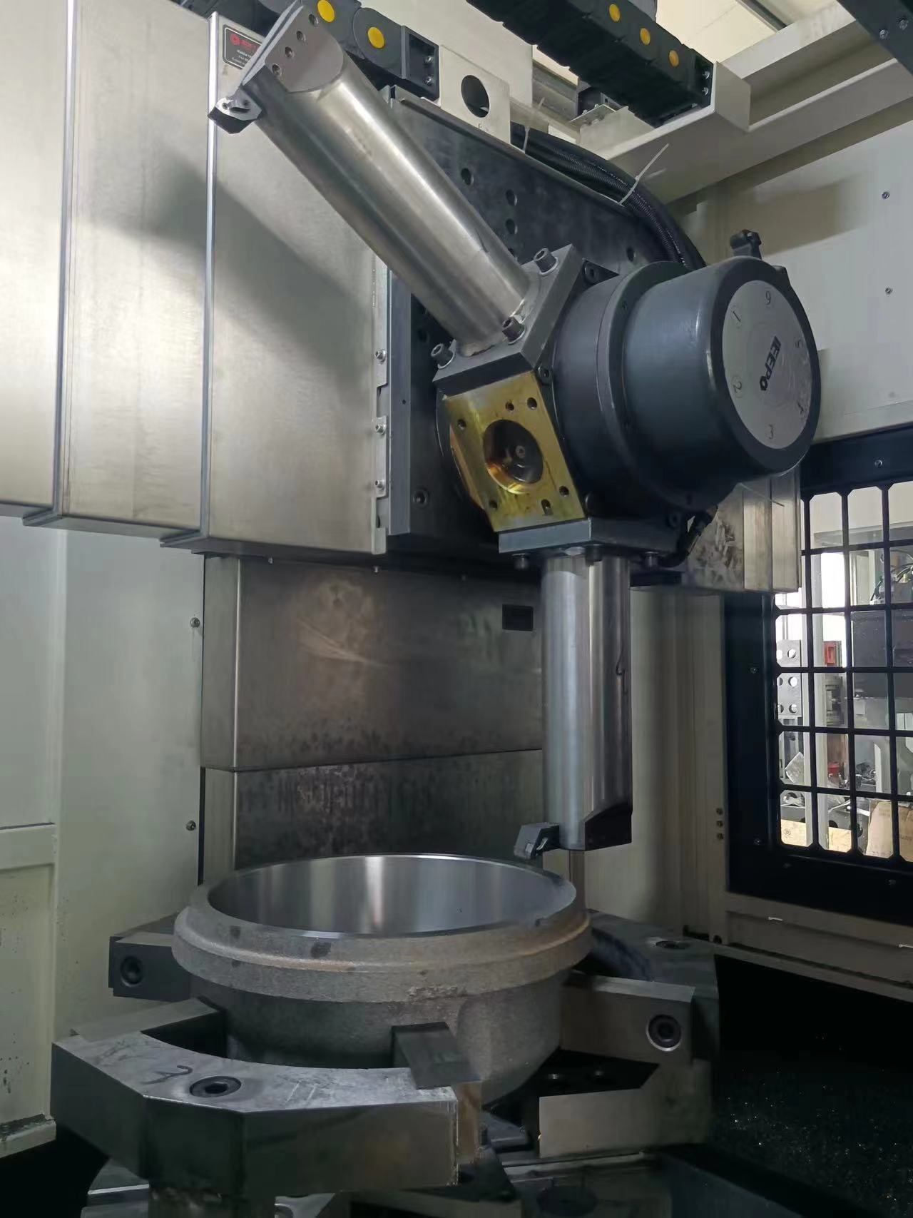 我公司客戶定制的數控立車正在進行試件