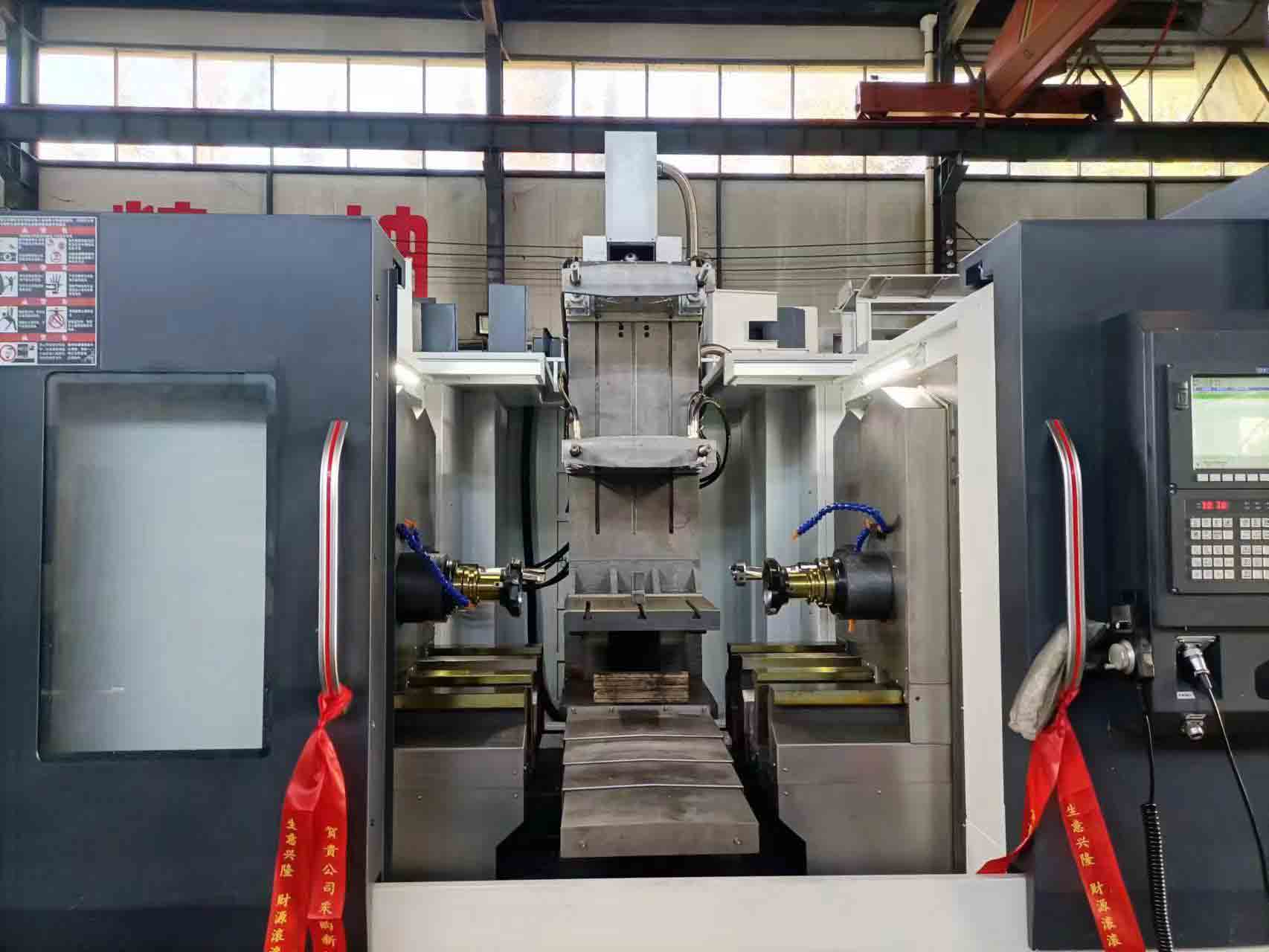 客戶定制的立式銑打機裝配完成等待發貨