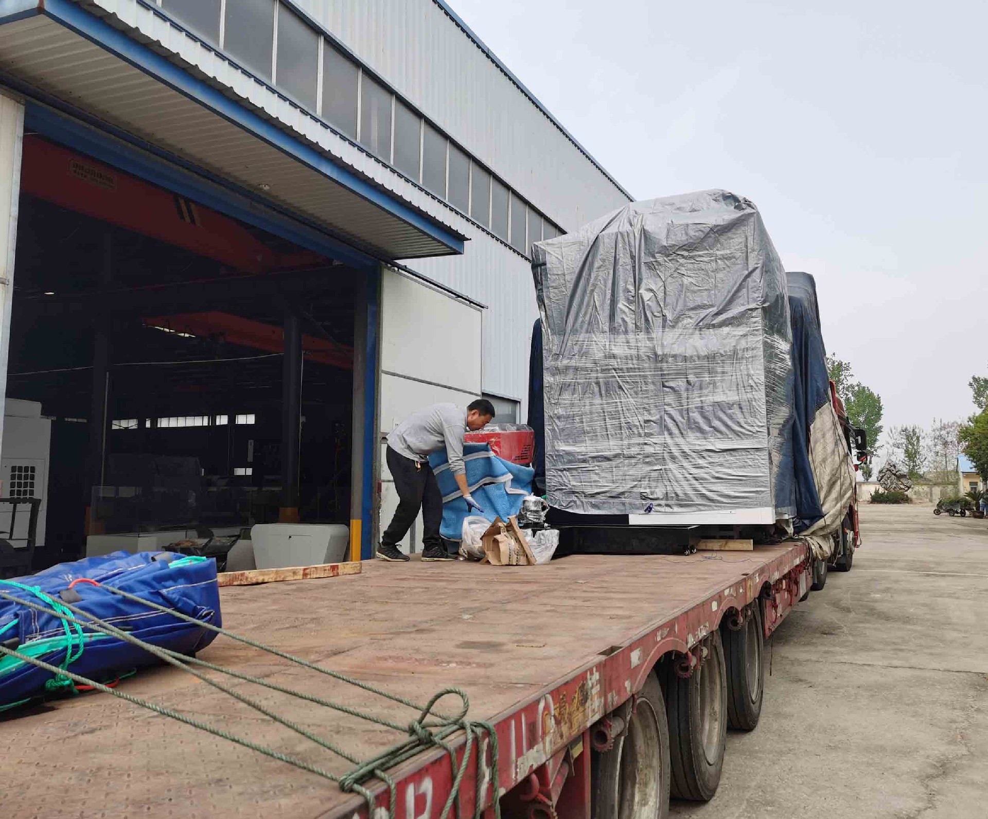 客戶定制了一臺數控立車正在發貨中