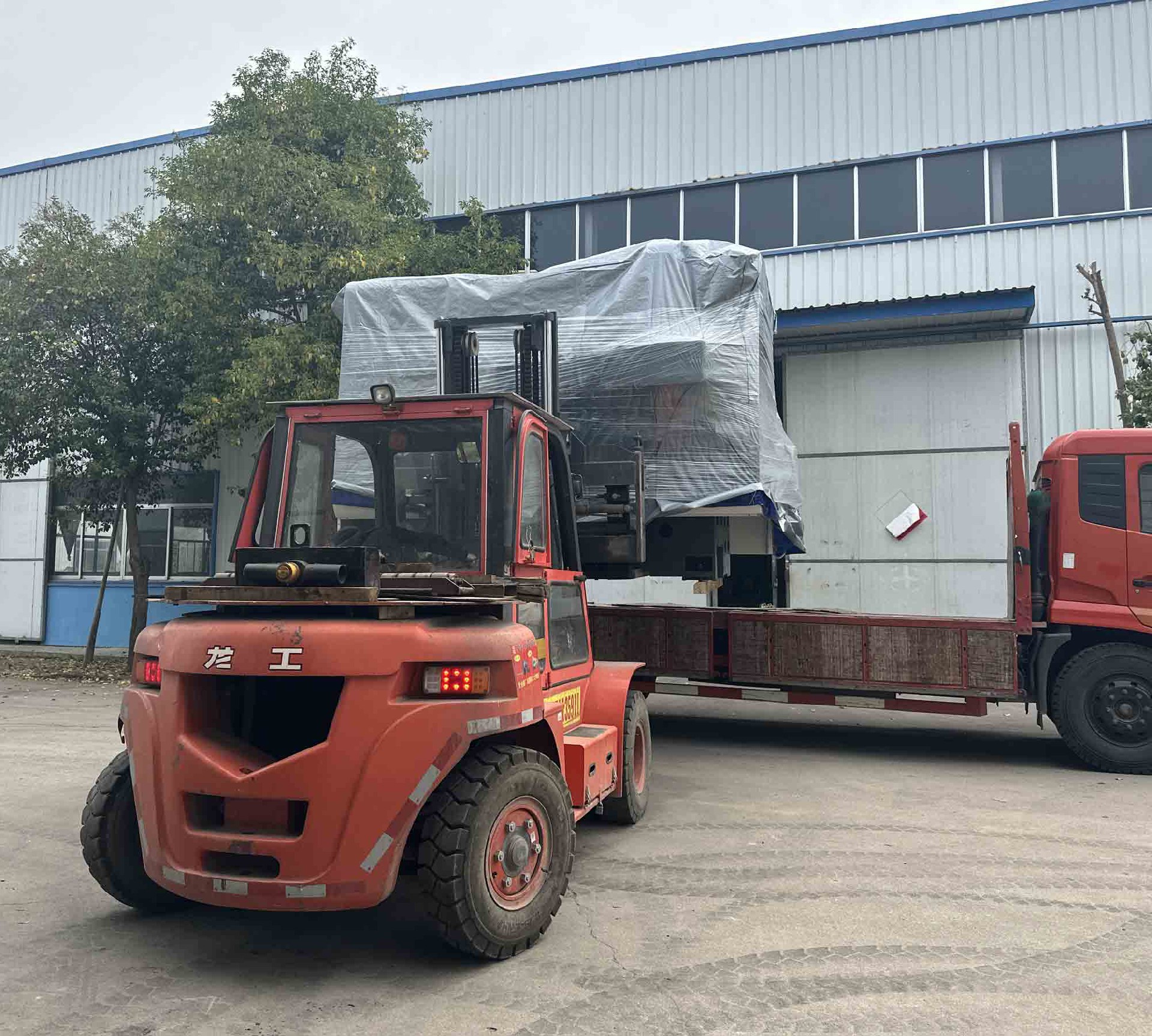 我們客戶定制的電機(jī)軸件加工專用車床發(fā)貨啦