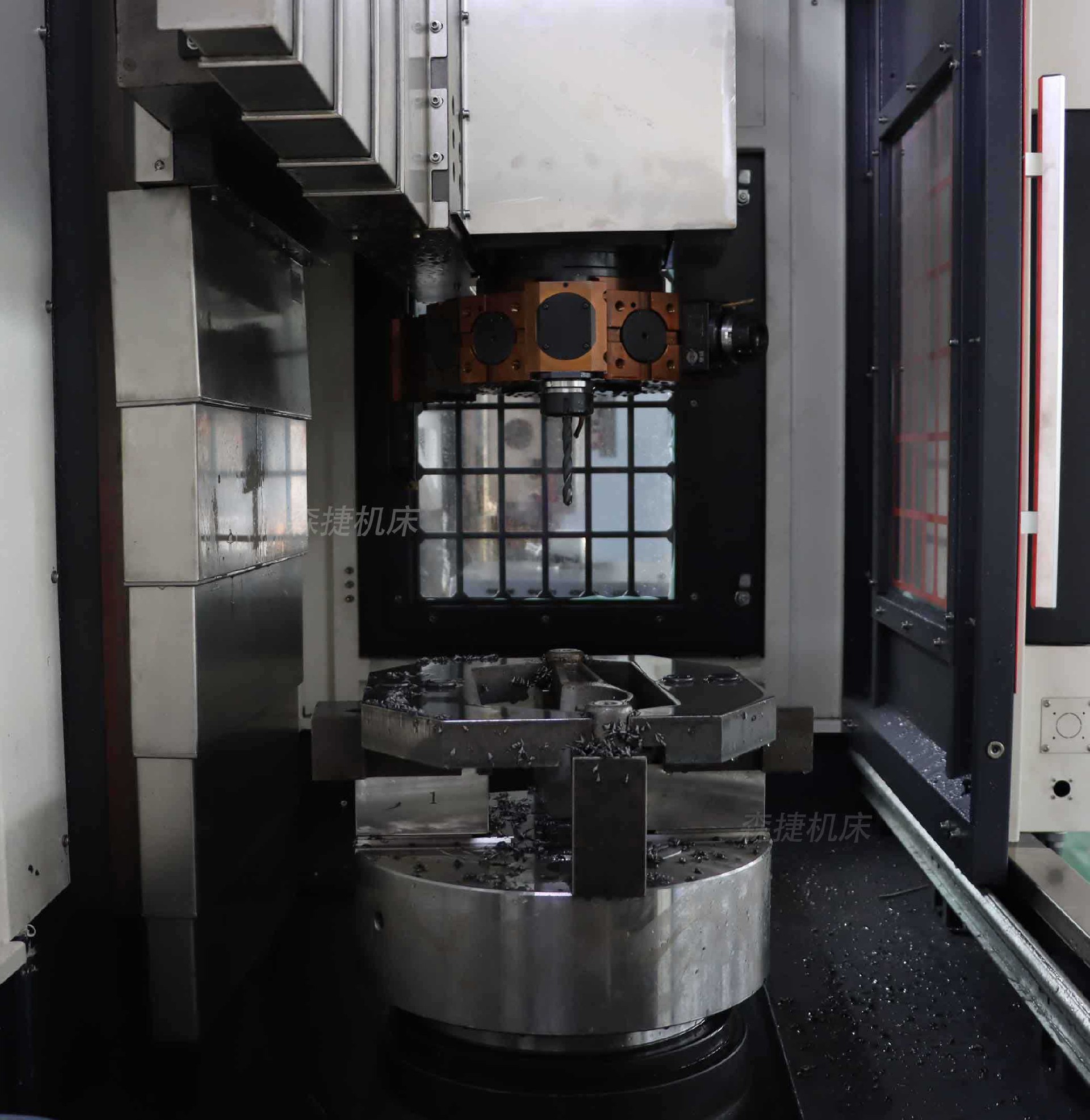 客戶定制的650數控立車正在進行試件