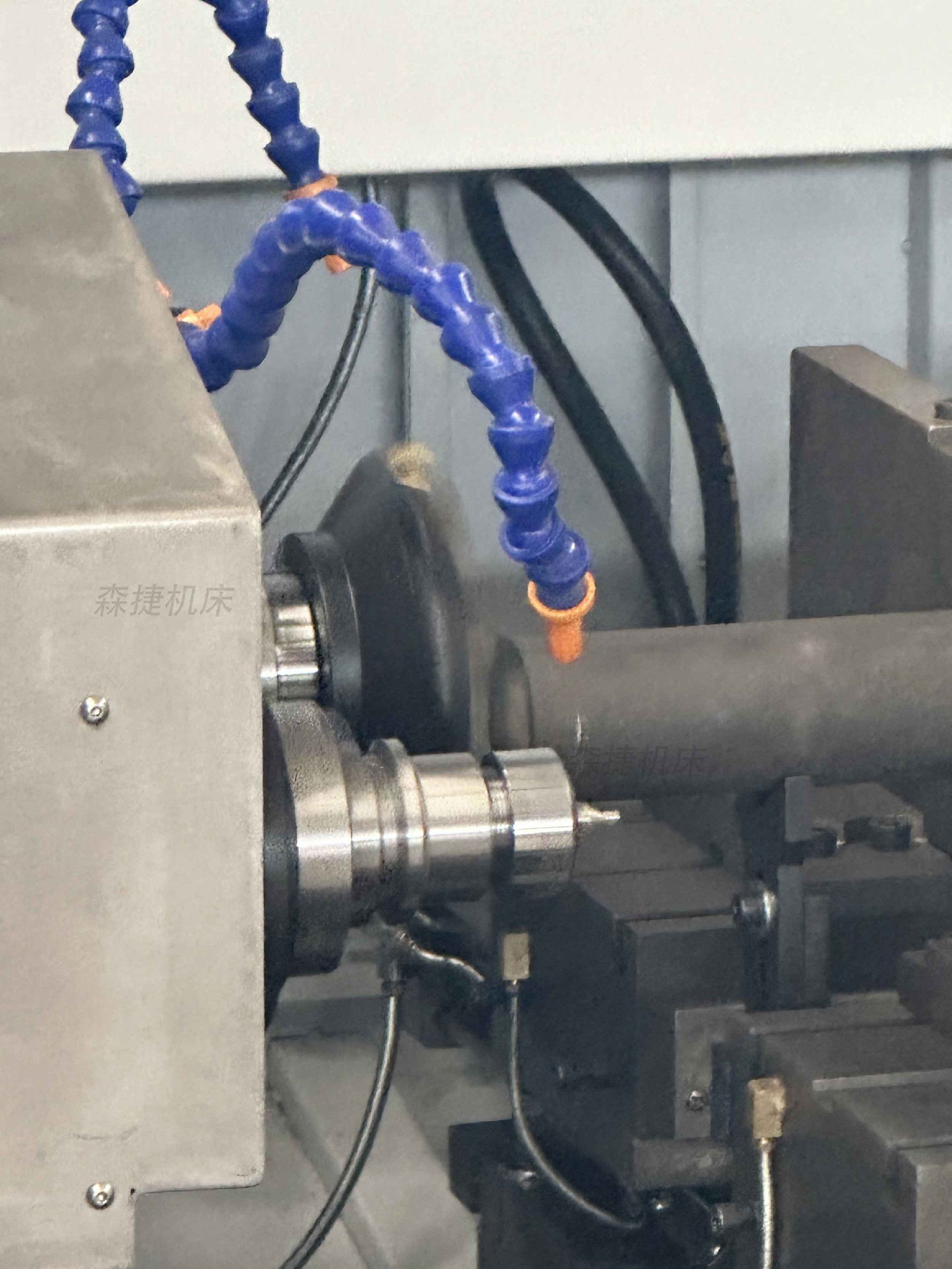 正在給客戶定制的ZXL100-600銑打機(jī)試件