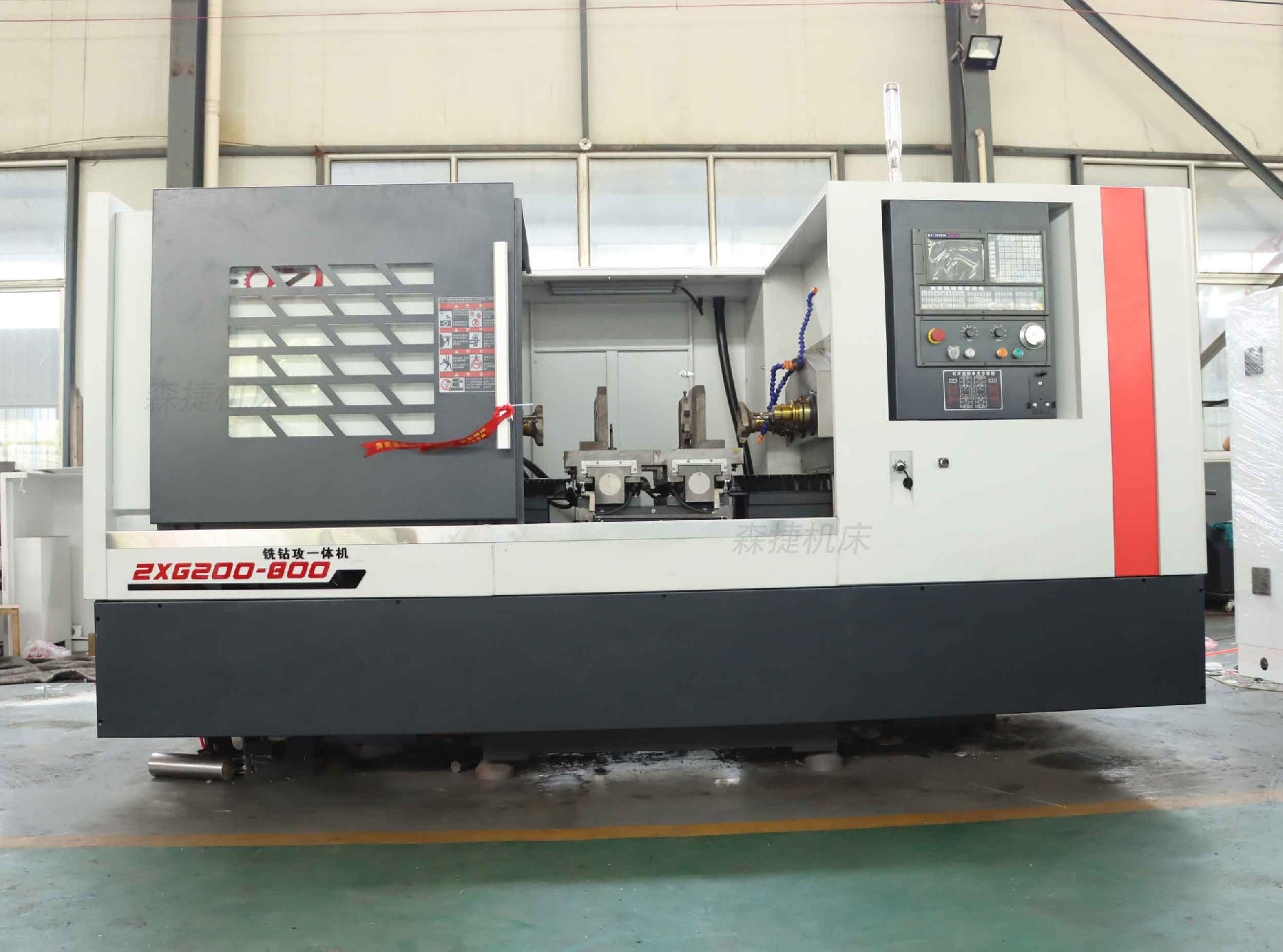 青島客戶定制的銑鉆攻一體機已經裝配完成