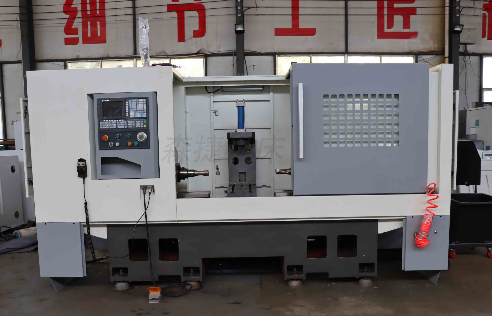 廣東客戶定制的ZX700雙頭數控鉆馬上裝配完成