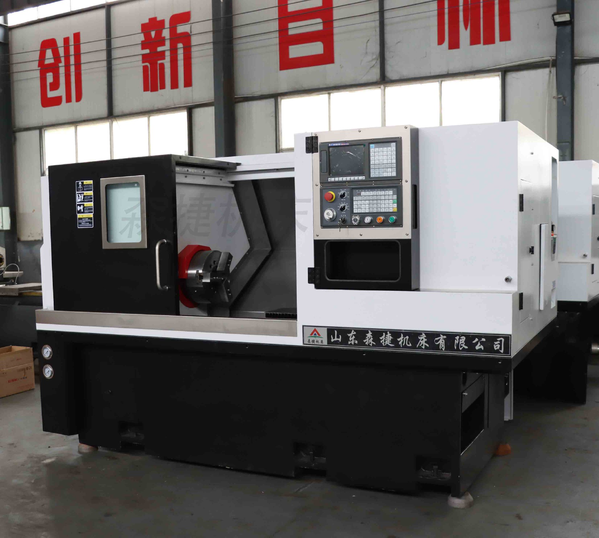 江蘇客戶定制了一臺數(shù)控斜車已裝配完成