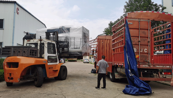 又是一臺STCK160-700數控雙頭車床發貨