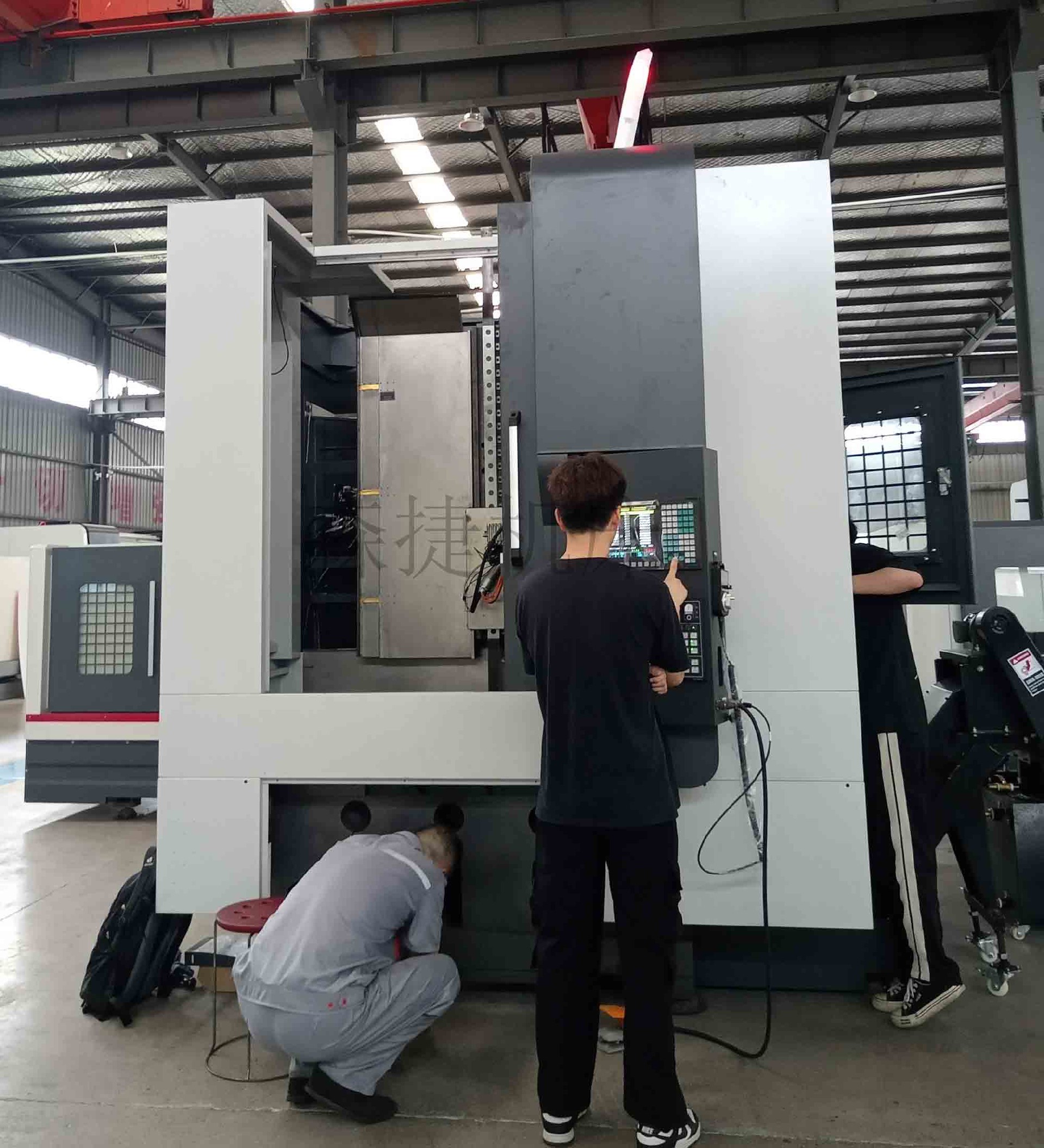 凱恩帝系統廠家來帥哥調試系統啦